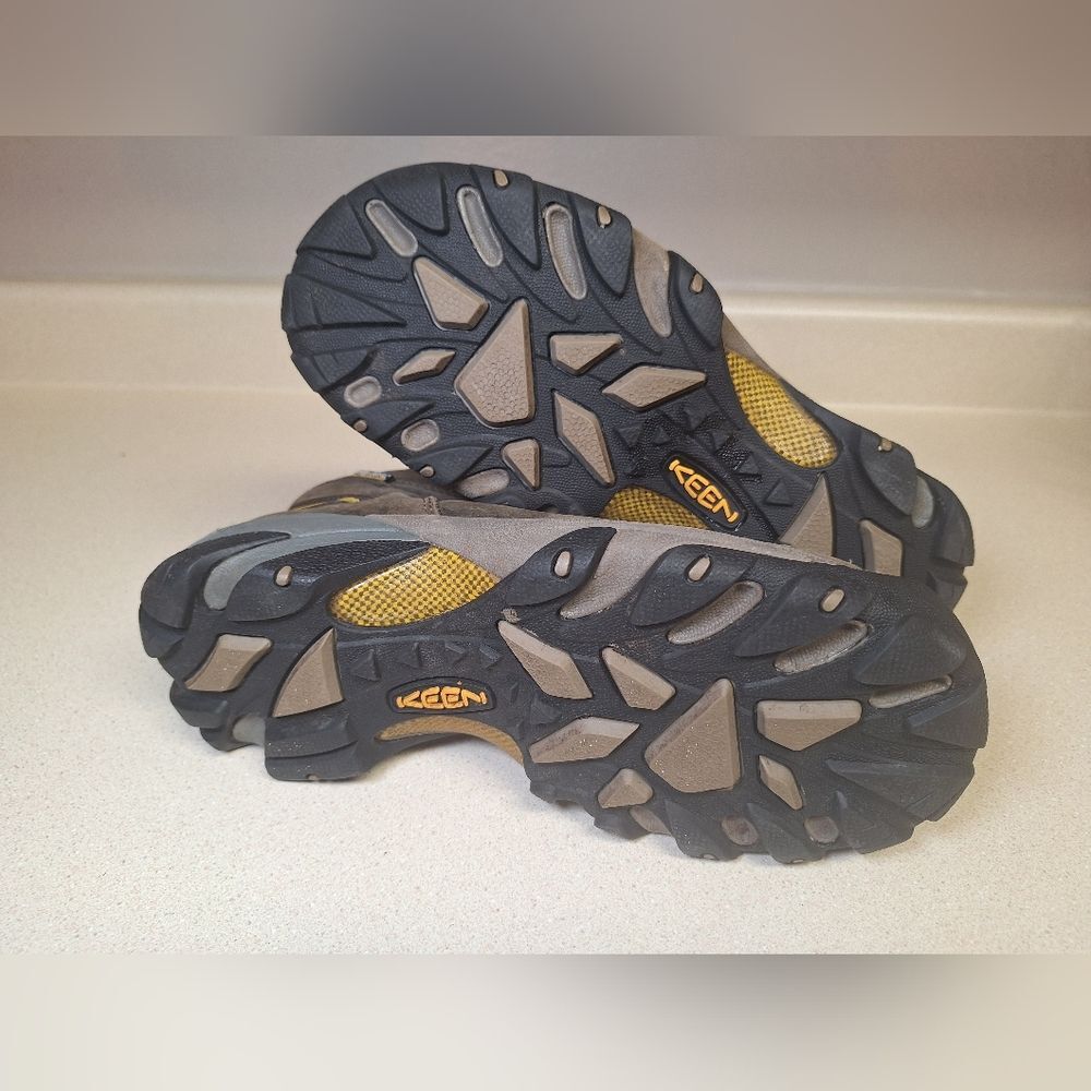 Keen Brown and Yellow Hiking Boots Rugged Design - Picture 7 of 7